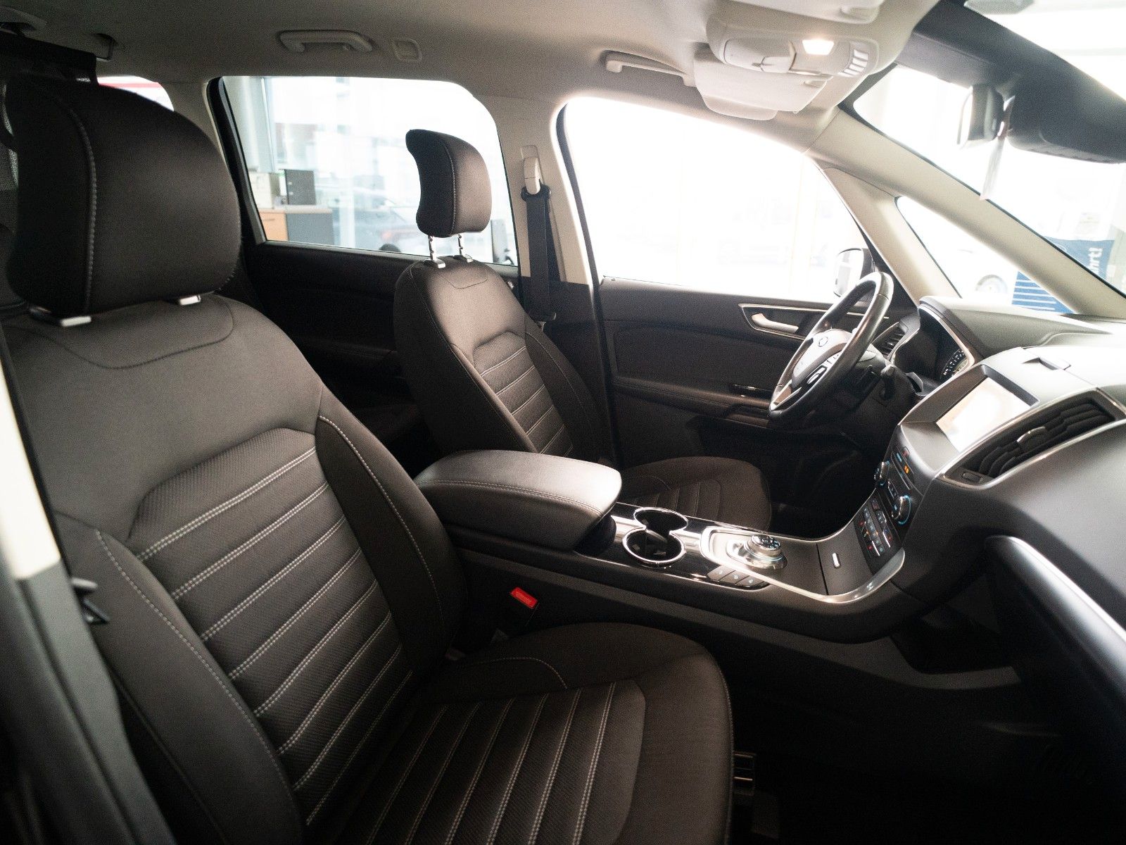 Fahrzeugabbildung Ford Galaxy Titanium/NAVI/AUTOMATIK/7-SITZER/WINTER