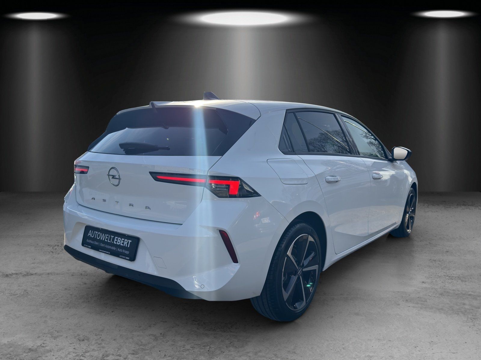 Fahrzeugabbildung Opel Astra 1,2 Turbo Edition AHK/KOMFORT/AGR-SITZ/PD