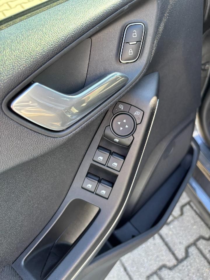 Fahrzeugabbildung Ford Fiesta ST-Line