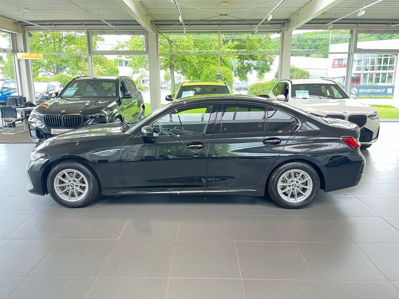 BMW 318i Limousine M Sportpaket AHK ACC Glasdach ada foto 4