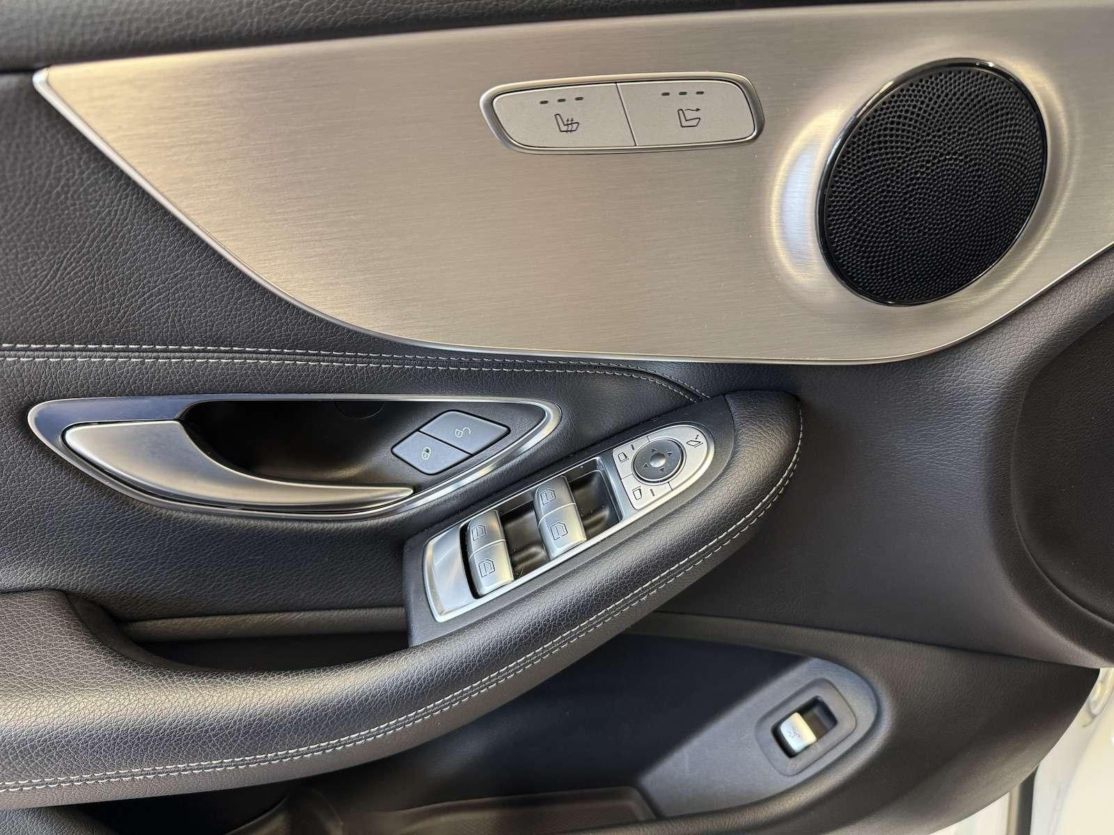 Fahrzeugabbildung Mercedes-Benz Cabriolet C300 Night Edition AMG/360°/Navi/AC...