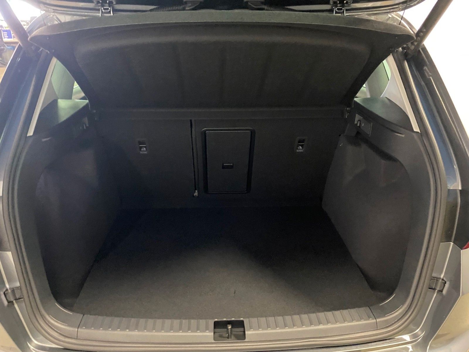 Fahrzeugabbildung CUPRA Ateca 2.0 TSI 4x4 DSG+5 J. GARANTIE+ACC+AHK+APP+