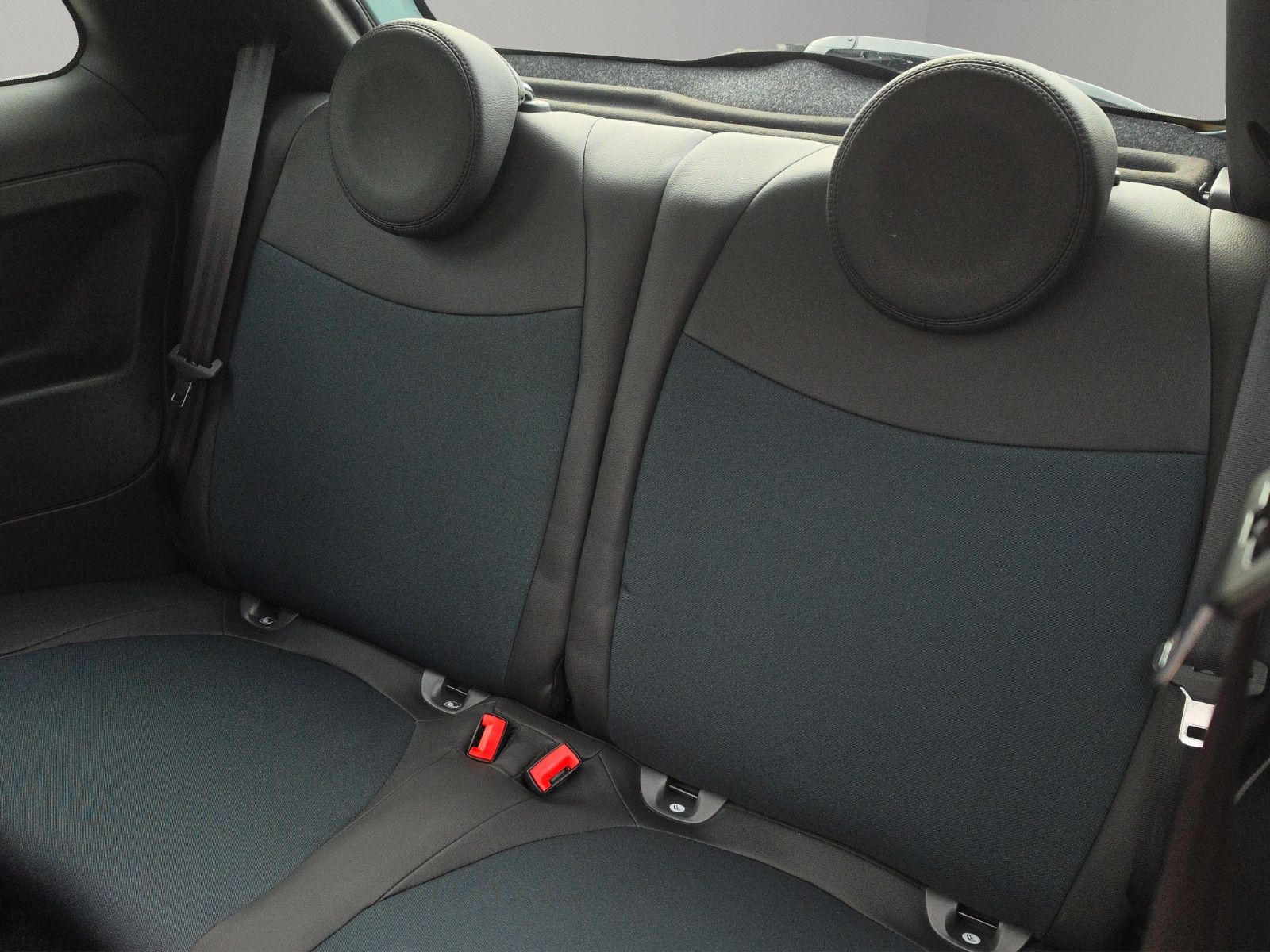 Fahrzeugabbildung Fiat 500 Launch Edition Panorama-Dach  Apple Carplay
