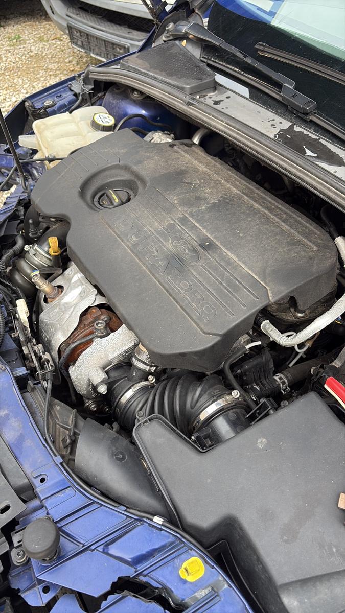 Ford Focus 2015 — interior