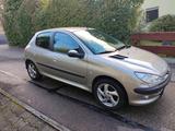 Peugeot 206 Benzin 1.4L / 88PS - Peugeot 206 aus 2005: 1.4