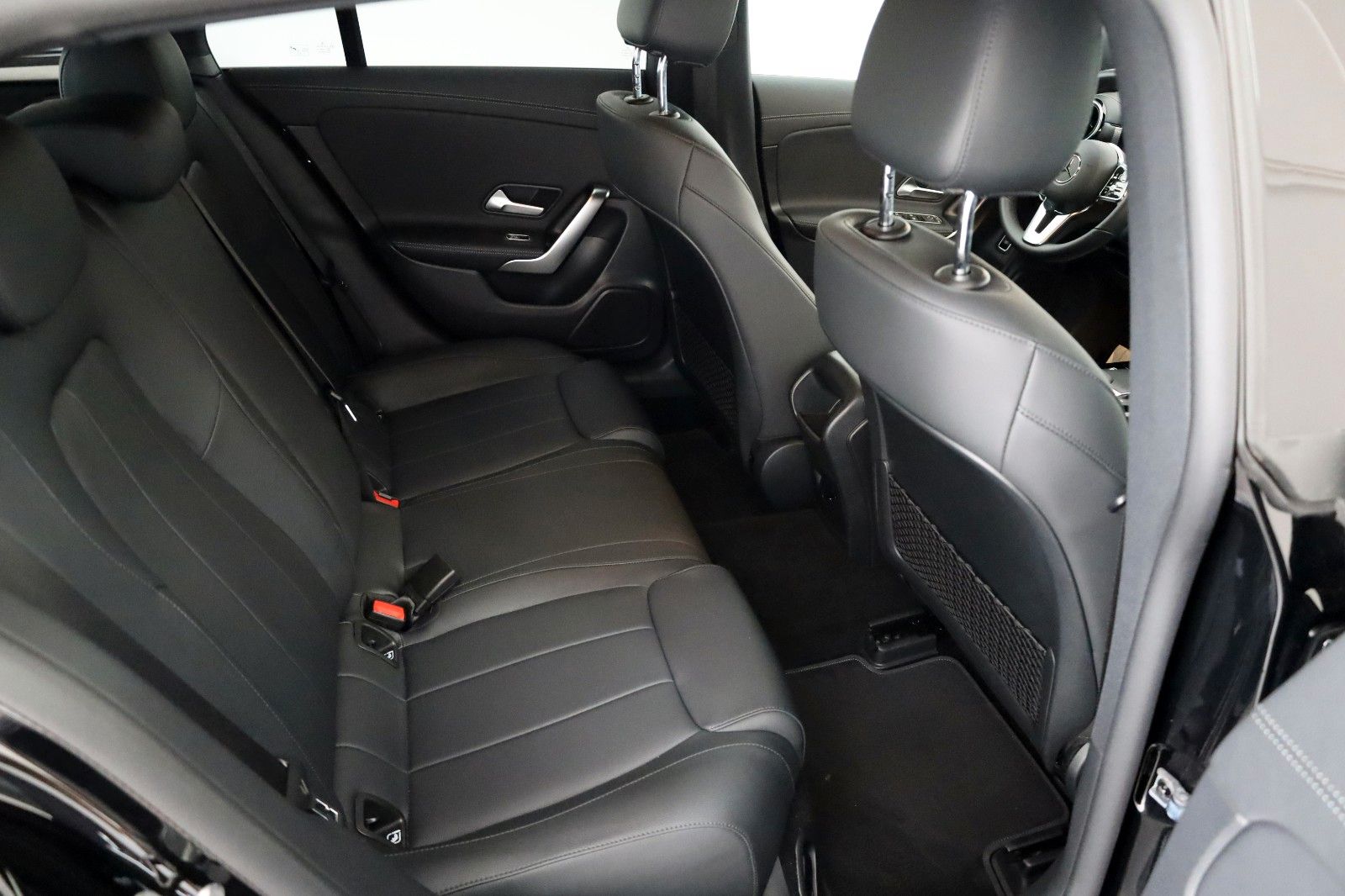 Fahrzeugabbildung Mercedes-Benz CLA 200d SB Leder,Navi,LED,Kamera,SH,SR+WR