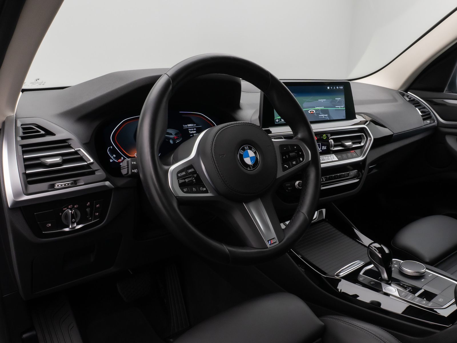 Fahrzeugabbildung BMW X3 xD20i Kamera DAB HiFi Leder M Sport 19Zoll
