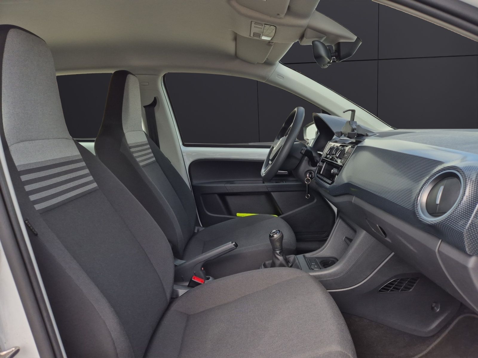 Fahrzeugabbildung Volkswagen up! 1.0 Klima DAB GRA RFK SH LM