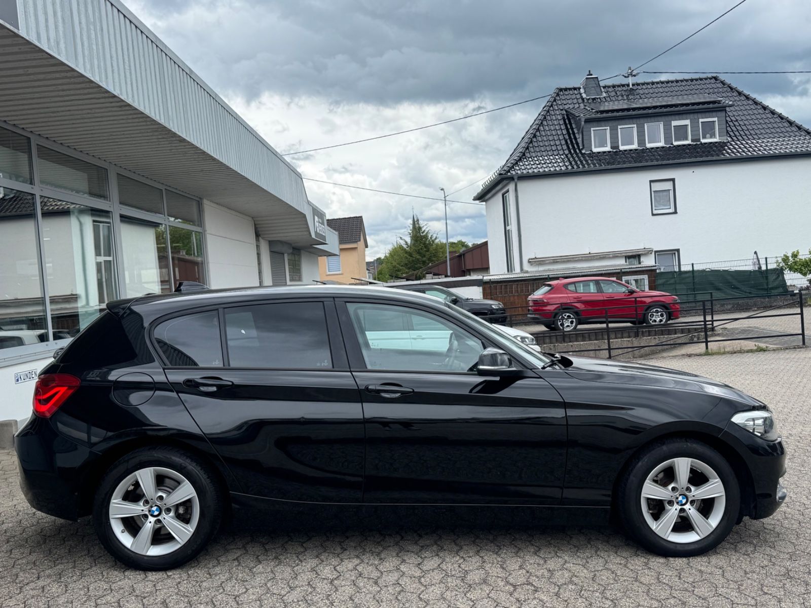 Fahrzeugabbildung BMW 116 i Sport Line 4200€ Netto EXPORT