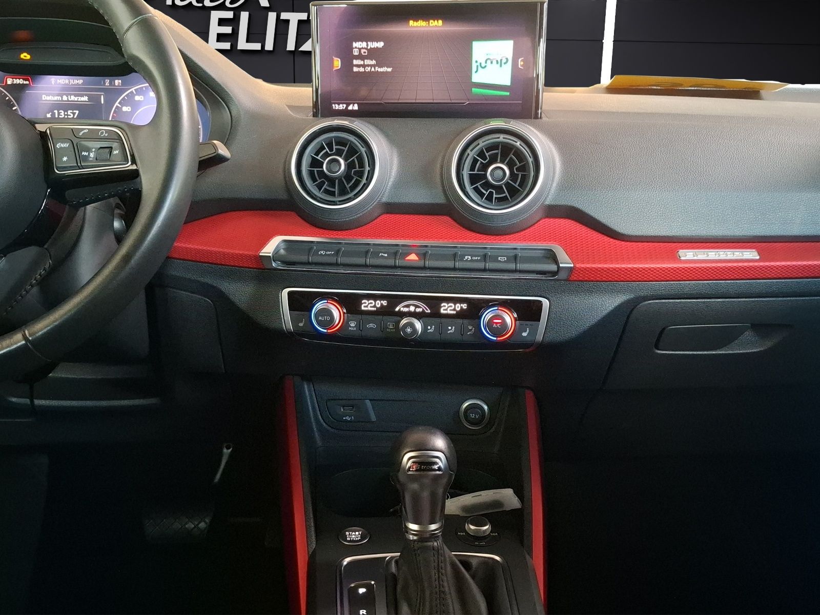 Fahrzeugabbildung Audi Q2 TFSI quattro S-Line Navi AVC ACC PDC SHZ APP