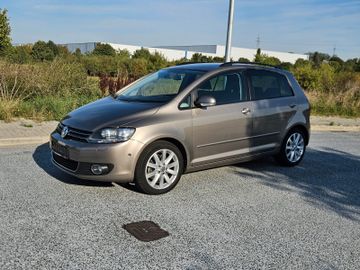 Volkswagen Golf - 1