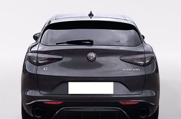 Alfa-Romeo Stelvio - 9