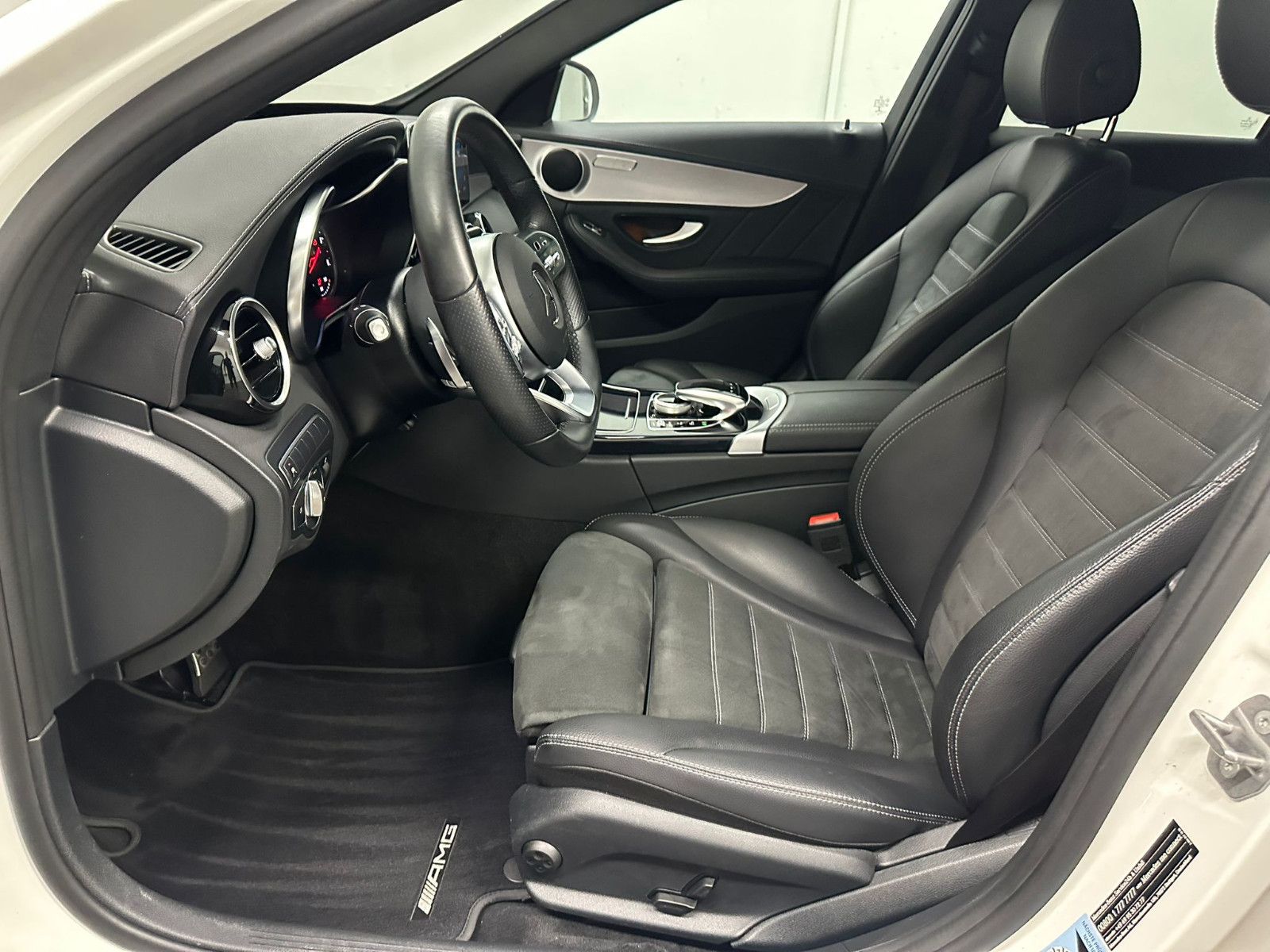 Fahrzeugabbildung Mercedes-Benz C 220 d 4MATIC T  *AMG-LINE*NIGHT*SDH*