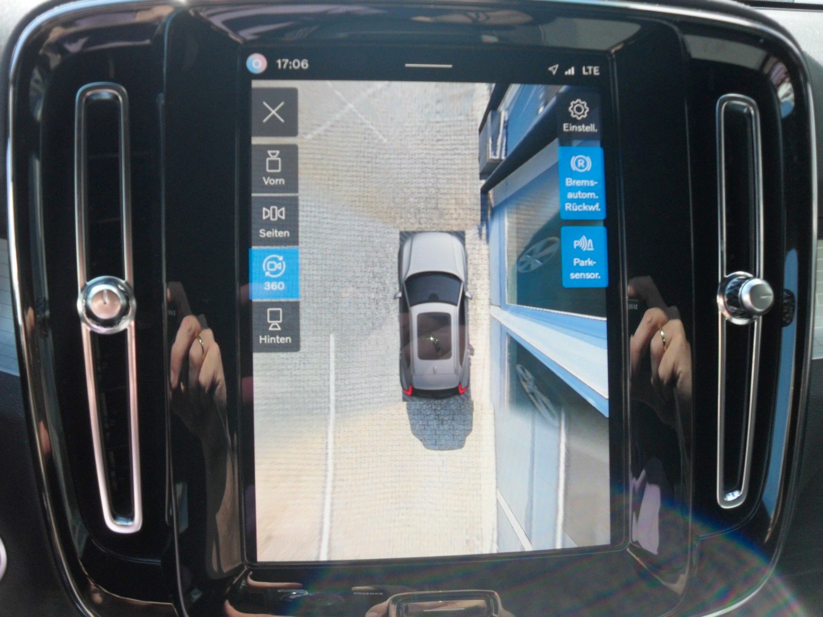 Fahrzeugabbildung Volvo XC 40 B4 Core
