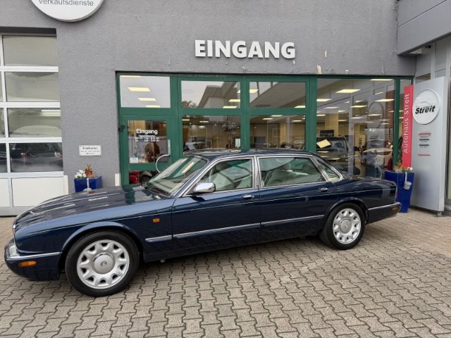 Fahrzeugabbildung Jaguar Daimler 4.0 Leder e-Sitze Alarm Klima el.SP eFH