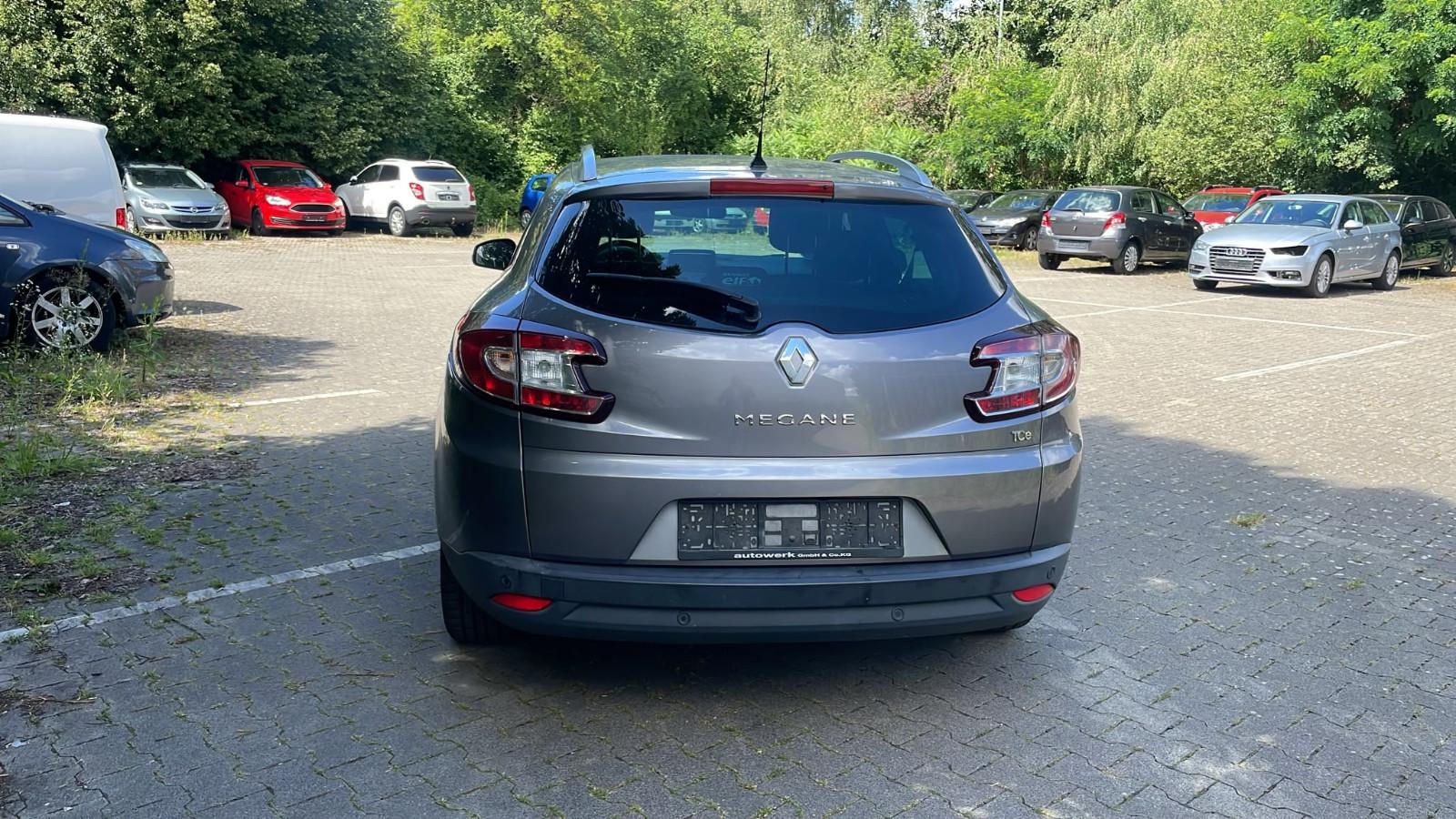 Renault Megane 2015 — photo 8