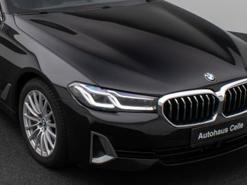 Fahrzeugabbildung BMW 530d LuxuryLine Pano Kamera Laser HUD DAB HiFi