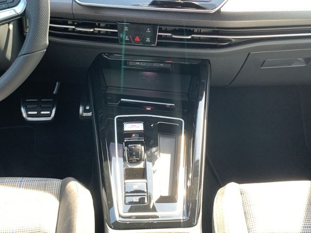 Golf VIII GTE  1.5 eHybrid DSG AHK Navi