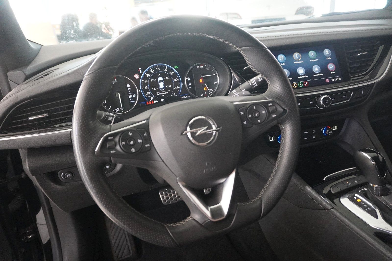 Fahrzeugabbildung Opel Insignia B ST 2.0D ULTIMATE NAVI/OPC/VIRT/SH/AHK