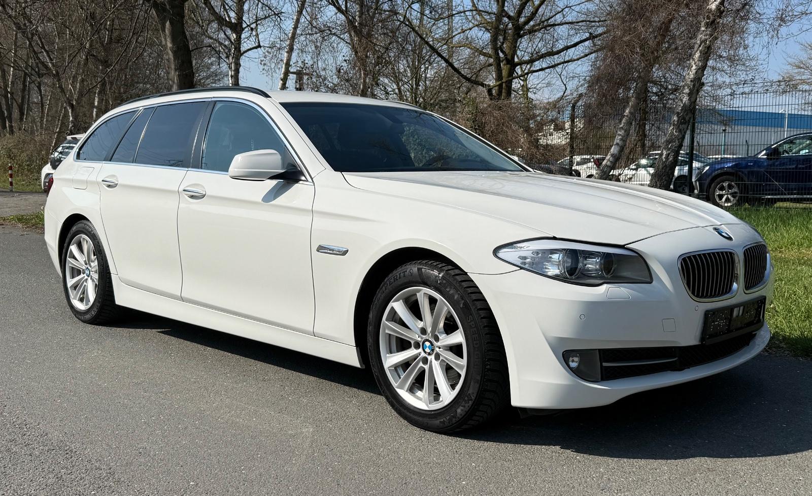 BMW 520 i Aut.Tour/Navi/Rückfahr./Bi.Xenon/Aut.Heck.