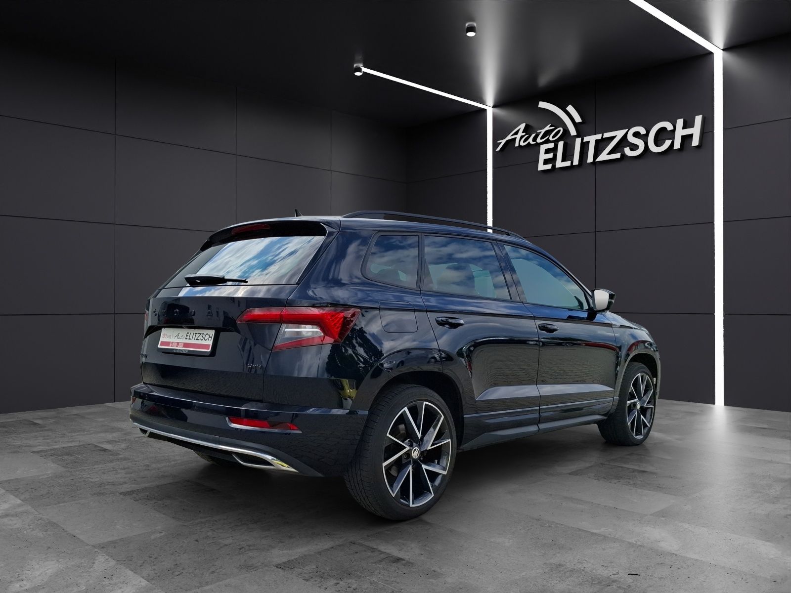 Fahrzeugabbildung SKODA Karoq TSI Sportline DSG 4x4 LED AHK Navi PANO AC