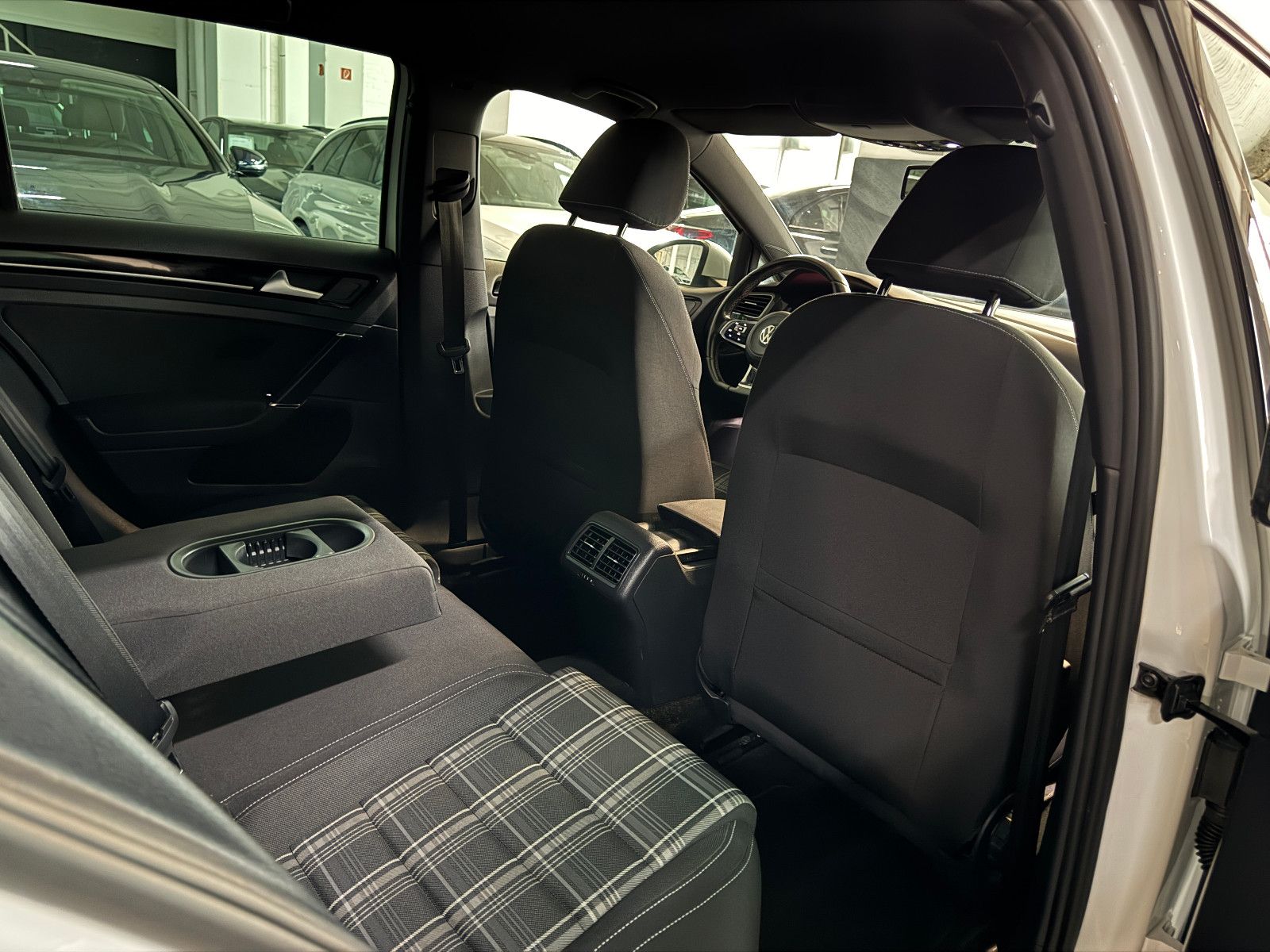 Fahrzeugabbildung Volkswagen Golf VII GTD DCC LED 1.HAND VW SCHECKHEFT EURO 6