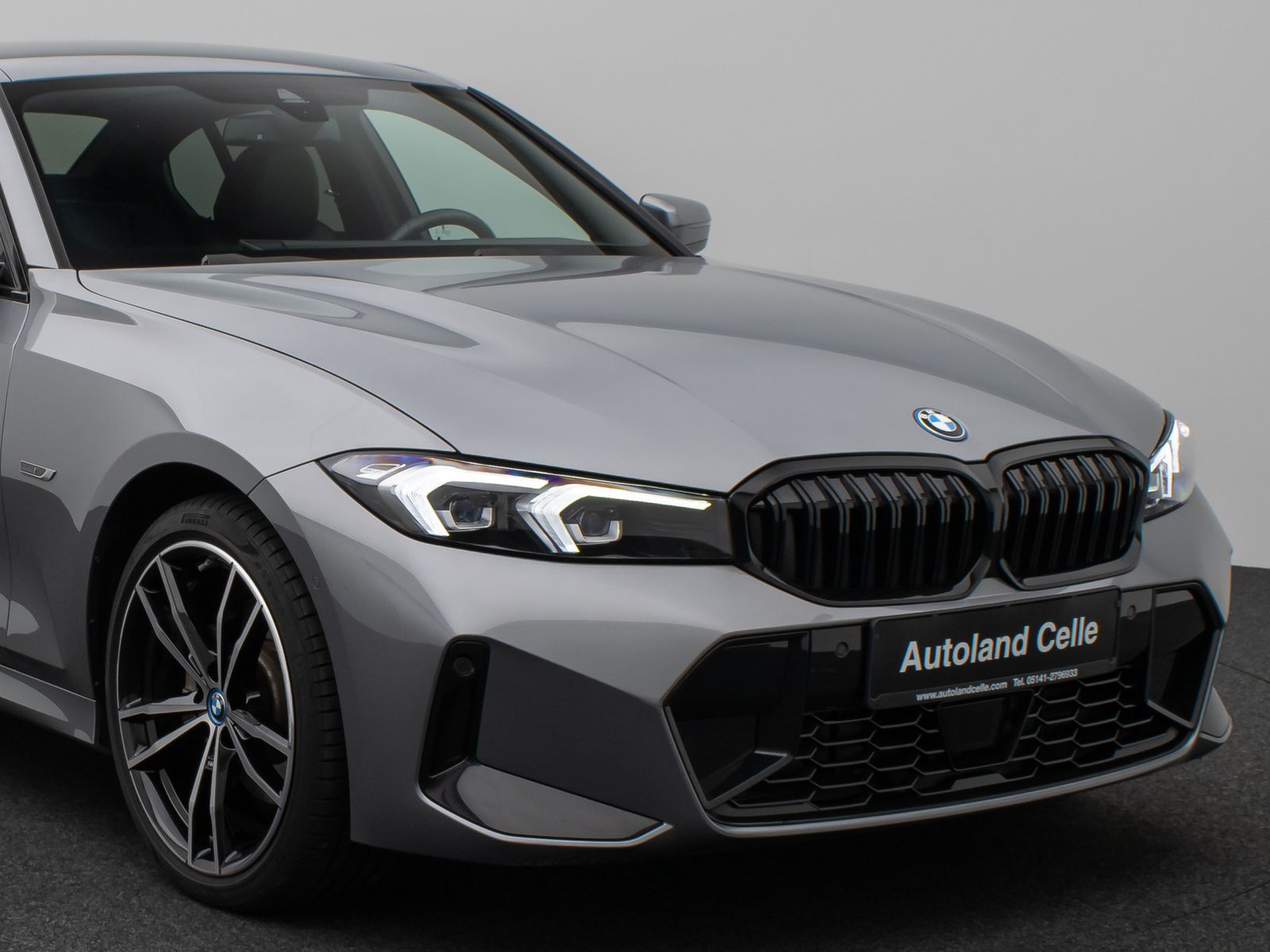 Fahrzeugabbildung BMW 330e M Sport Kamera DAB HiFi Stop&Go Komfort 19"