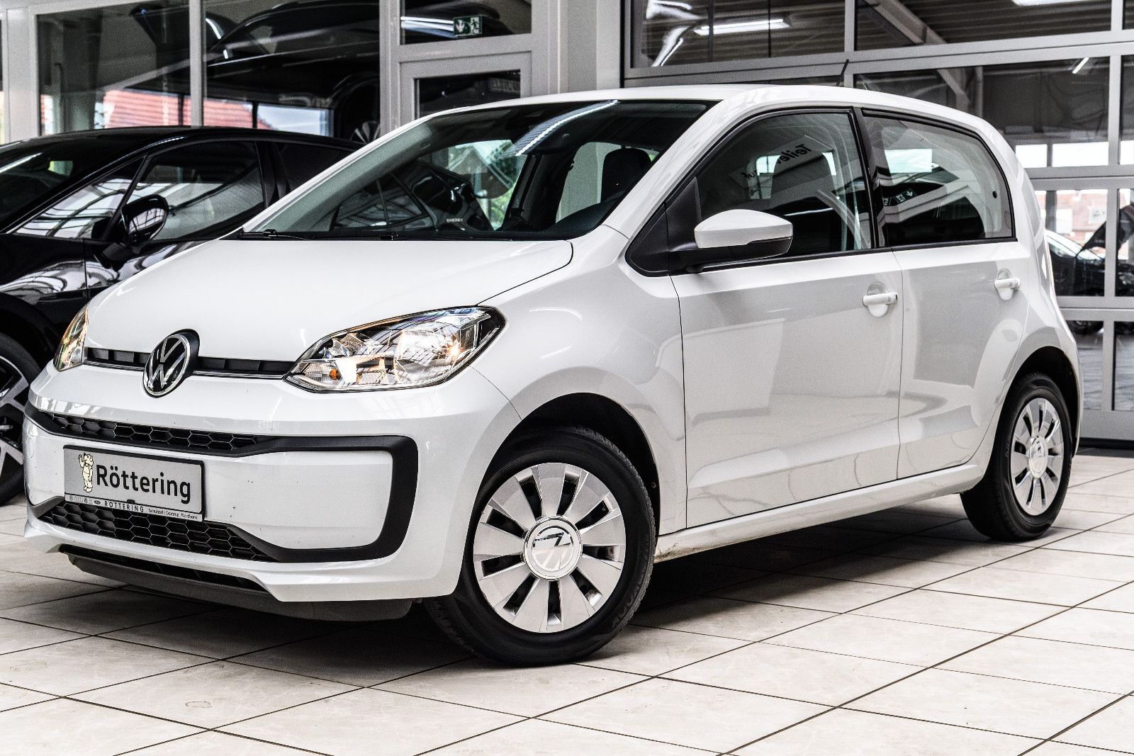 Fahrzeugabbildung Volkswagen up! 1.0l 48kw +4-türig + Maps & More + GJReifen