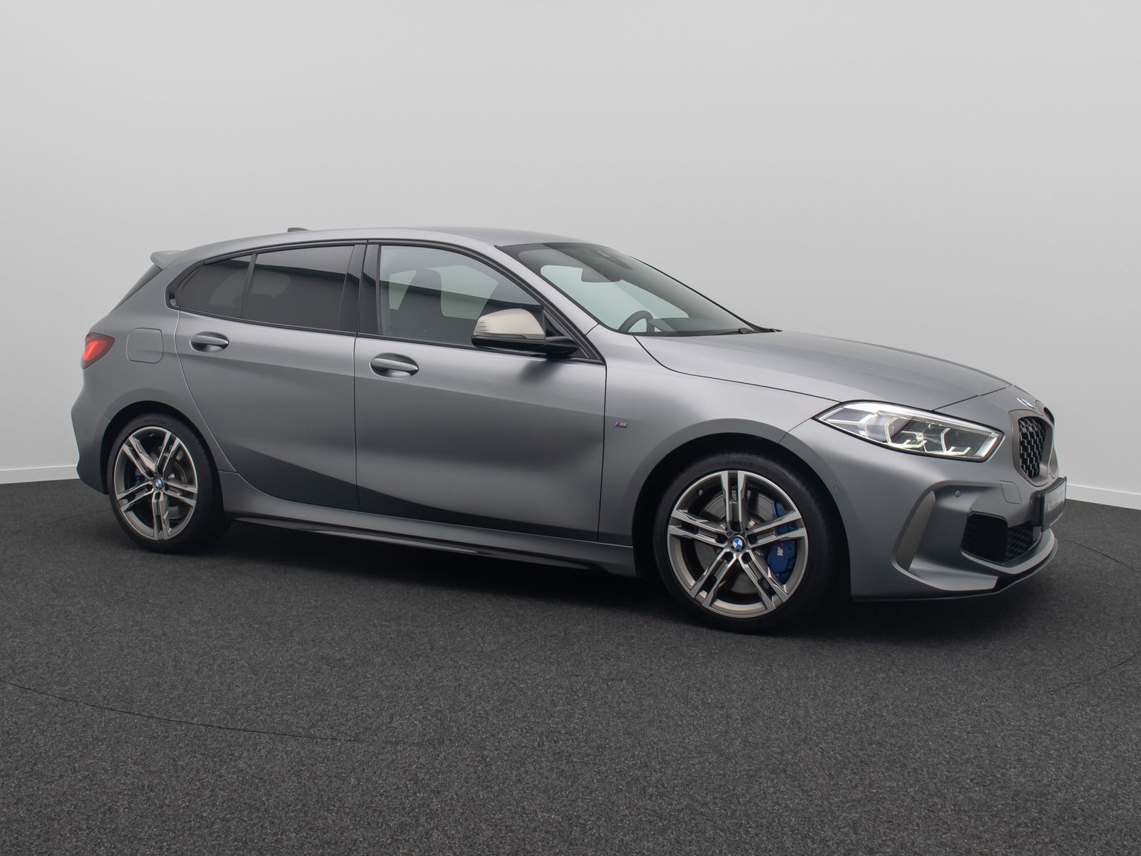 Fahrzeugabbildung BMW M135 xD HUD DAB Kamera HiFi Komfort 18Zoll