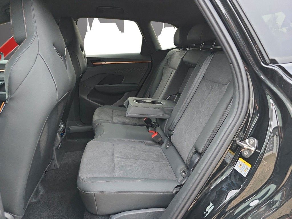 Fahrzeugabbildung CUPRA Terramar 2.0 TSI 4Drive VZ AHK/PANO/SENN/HUD/20"
