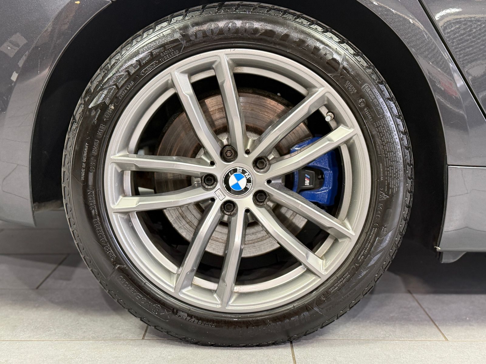 Fahrzeugabbildung BMW 540i Touring xDrive M Sport|HIFI|HuD|PANO|KEYLES