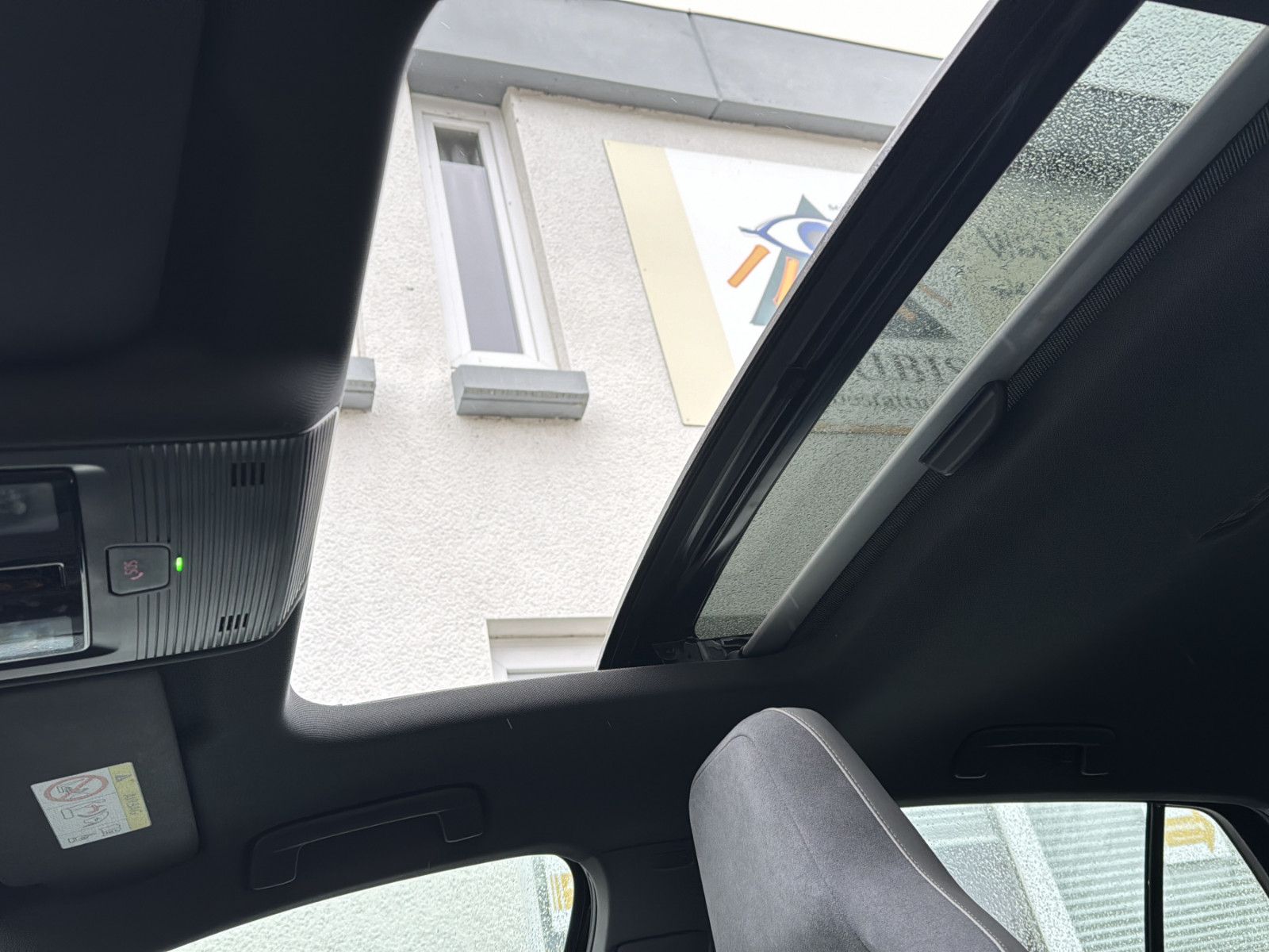 Fahrzeugabbildung Volkswagen Golf R-Line eTSI 150 PS/ PANO/ HK/ BLACK STYLE