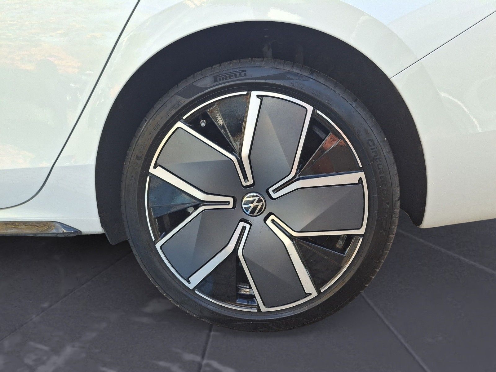 Volkswagen Passat Variant - Bild 12