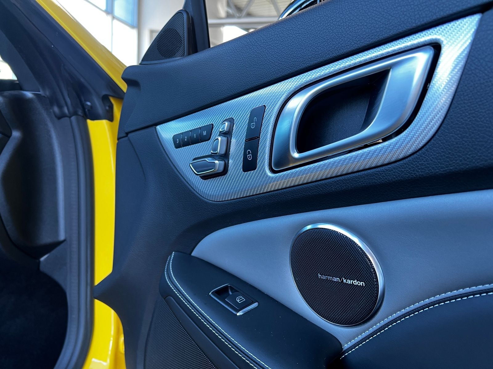 Fahrzeugabbildung Mercedes-Benz SLC 300 Final Edition H/K AMG LED NAVI ALU