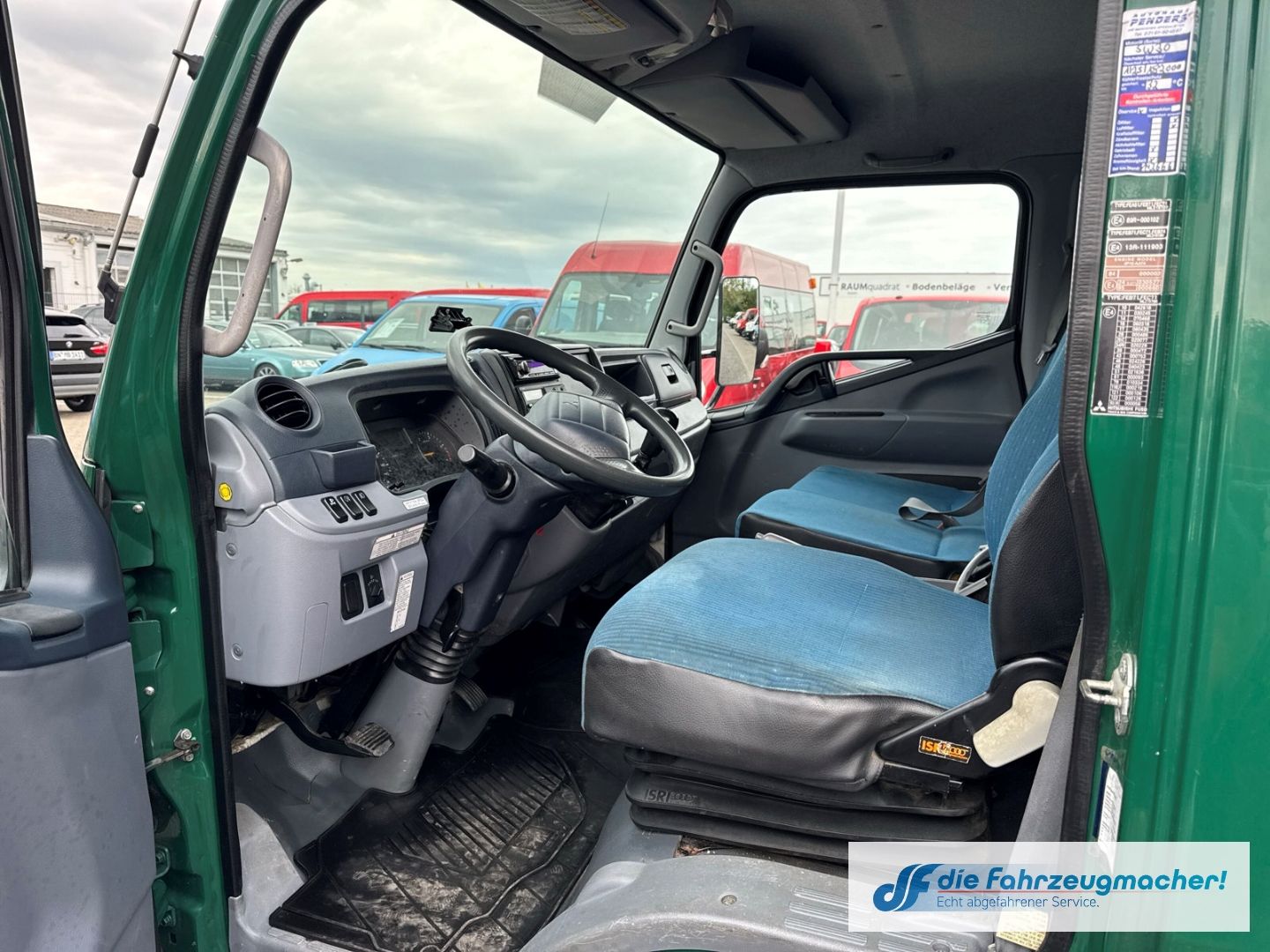 Fahrzeugabbildung Mitsubishi Fuso CANTER eFH Radio