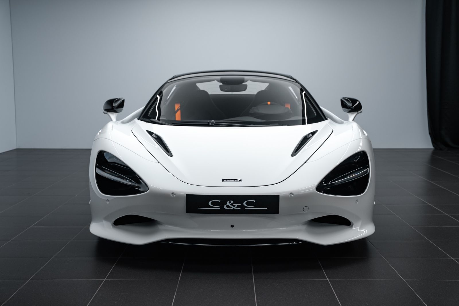 Fahrzeugabbildung McLaren 750S Spider CARBON/PERFORMANCE/360°CAMERA/B&W