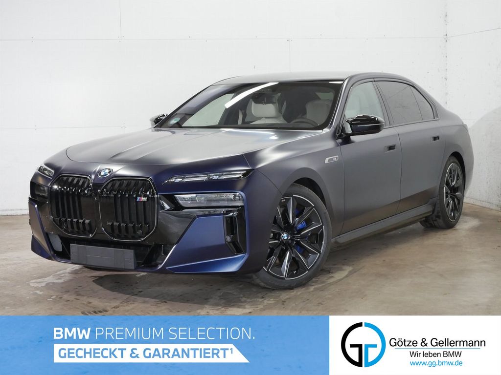 BMW i7