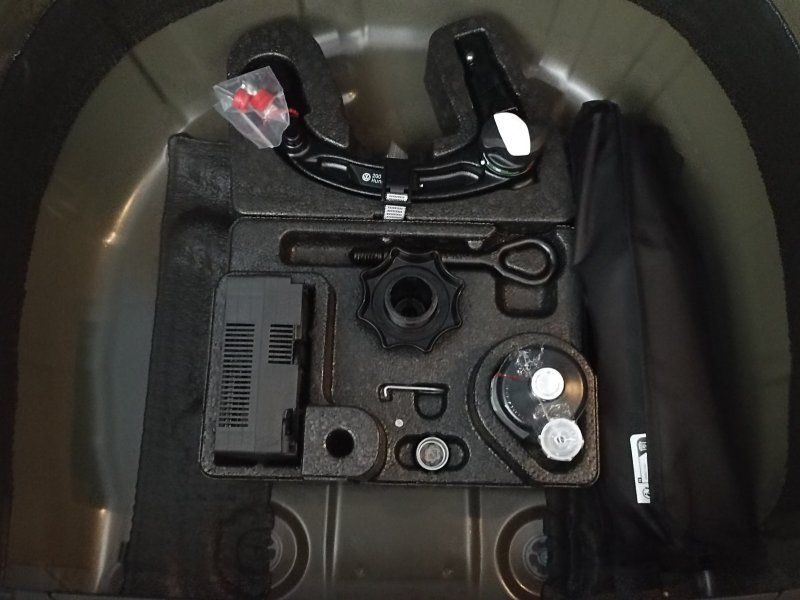 Fahrzeugansicht 19 Fahrzeugabbildung Volkswagen T-Cross 1.5 TSI R-Line DSG 1 AHK+MATRIX+NAVI+TRA