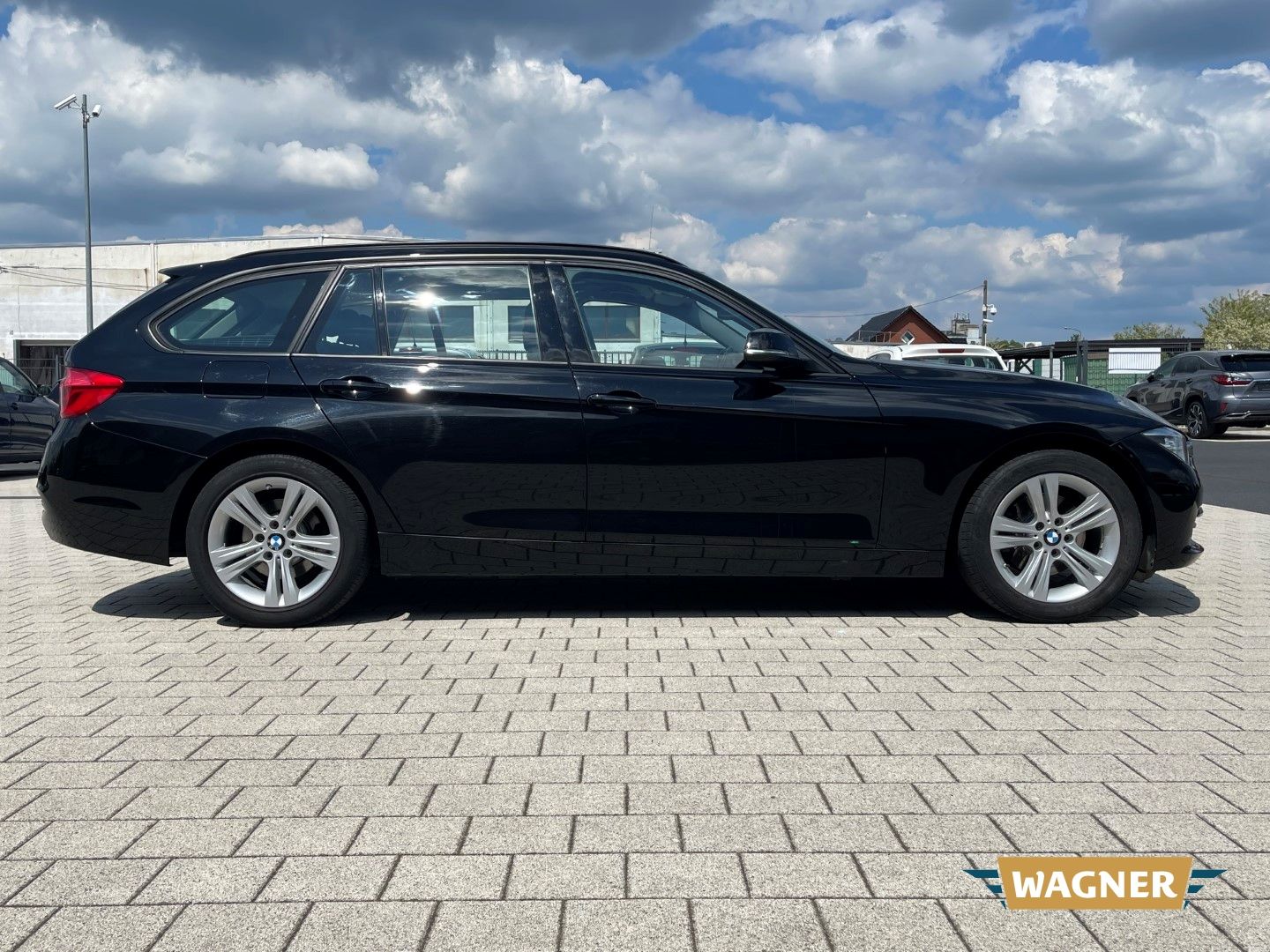 Fahrzeugabbildung BMW 320 d Sport Line Touring Klimaautomatik