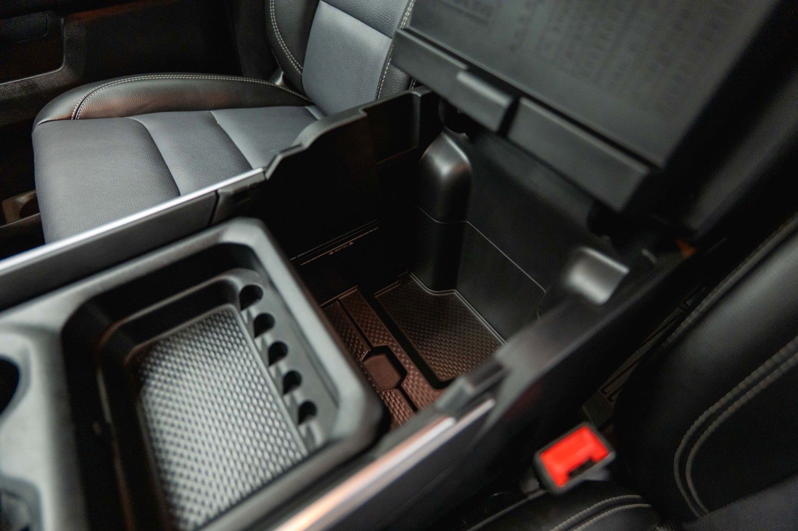 Fahrzeugabbildung Dodge RAM 5.7 V8 HEMI 4x4 OFFROAD Night Limited 19%