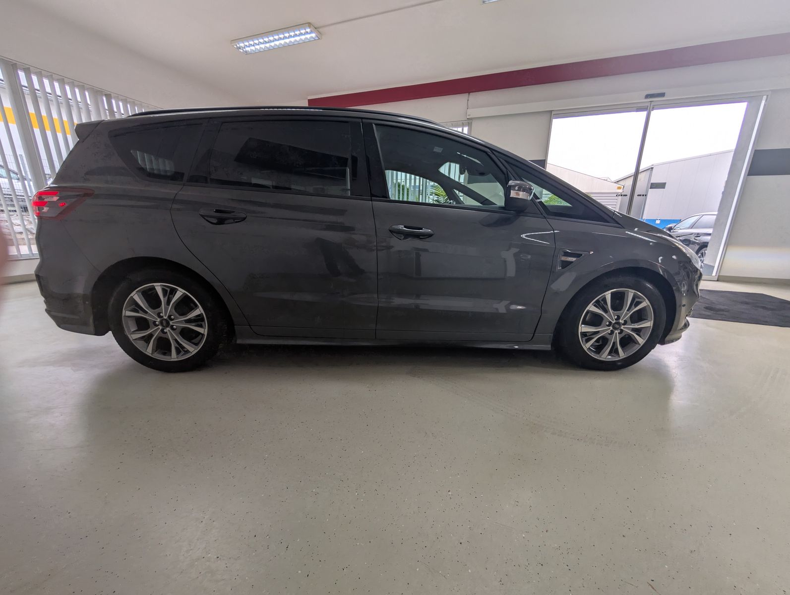Fahrzeugabbildung Ford S-MAX 2.0 ST-Line ACC LED KAM StHZ SHZ MEMO