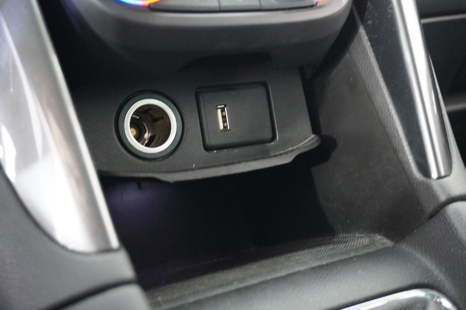 Fahrzeugabbildung Opel Zafira C 1.4T INNOV. 7-SITZ NAVI/LED/KAMERA/AHK