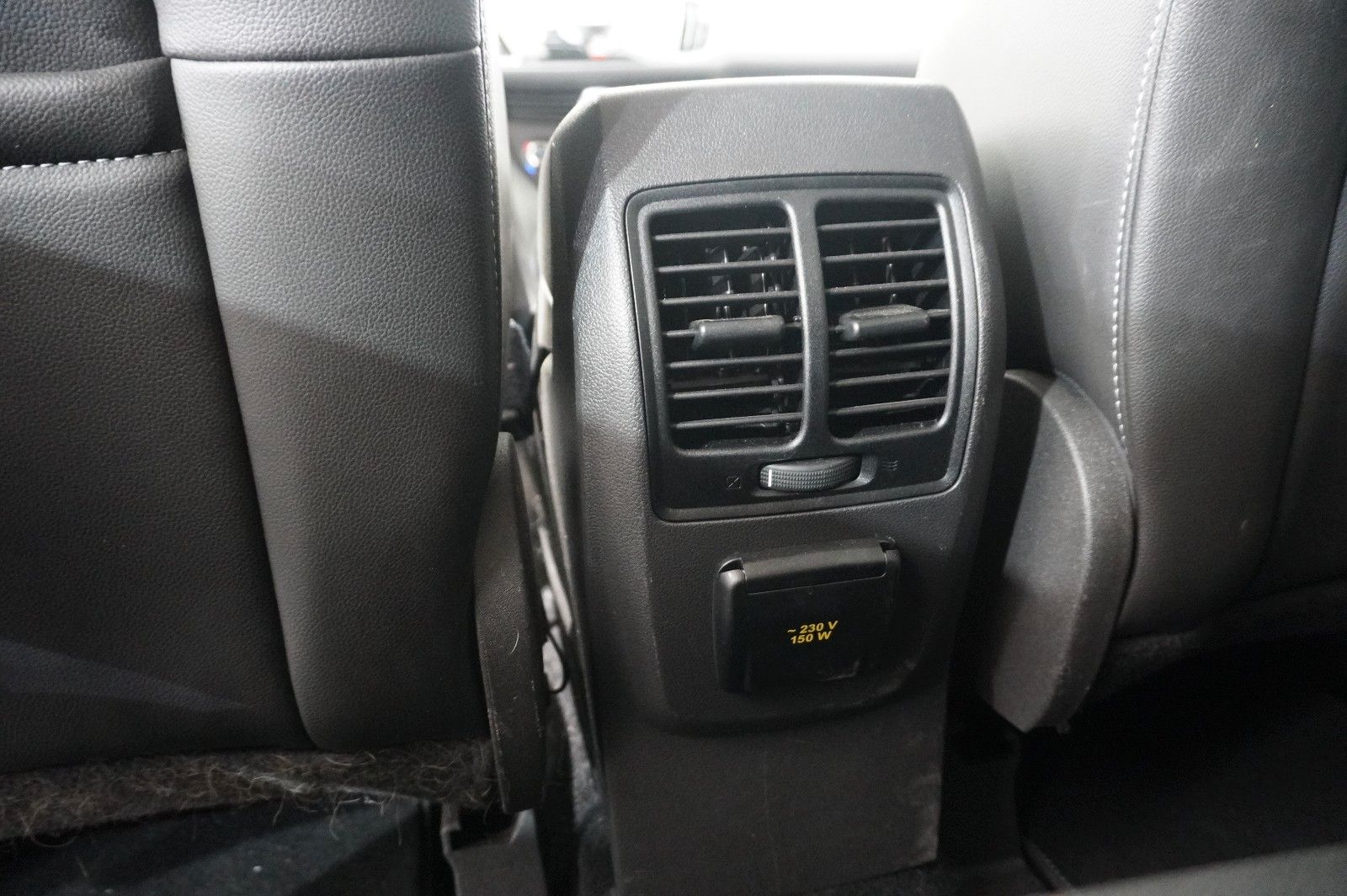 Fahrzeugabbildung Ford Kuga 2.0D INDIVIDUAL 4X4 NAVI/LED/KAMERA/SPORT