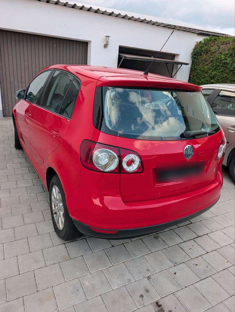 Volkswagen Golf 2006 — rear view