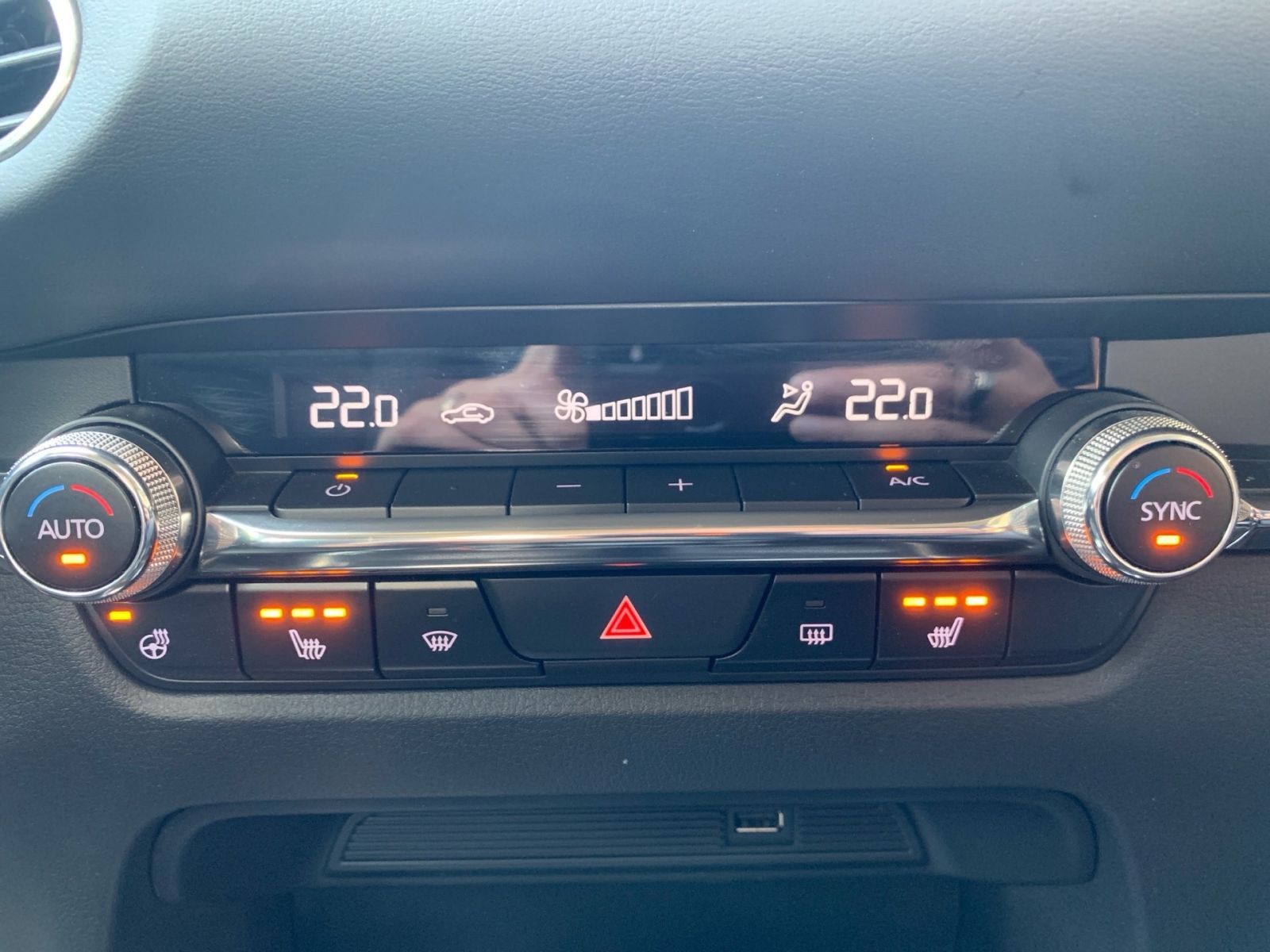 Fahrzeugabbildung Mazda CX-30 2.0 SKYACTIV-G M Hybrid Selection Navi