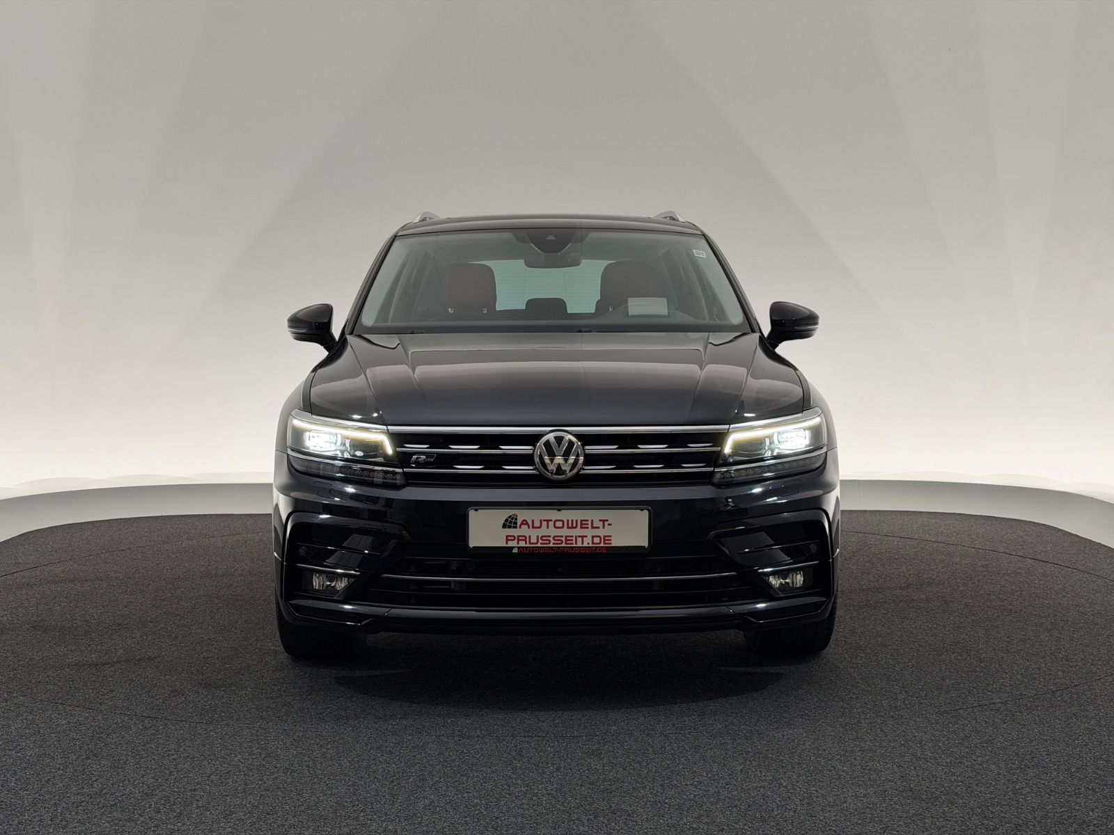 Volkswagen Tiguan 2.0 TDI*HIGHLINE*R LINE-LED-AHK-PANO-360° imagem 2