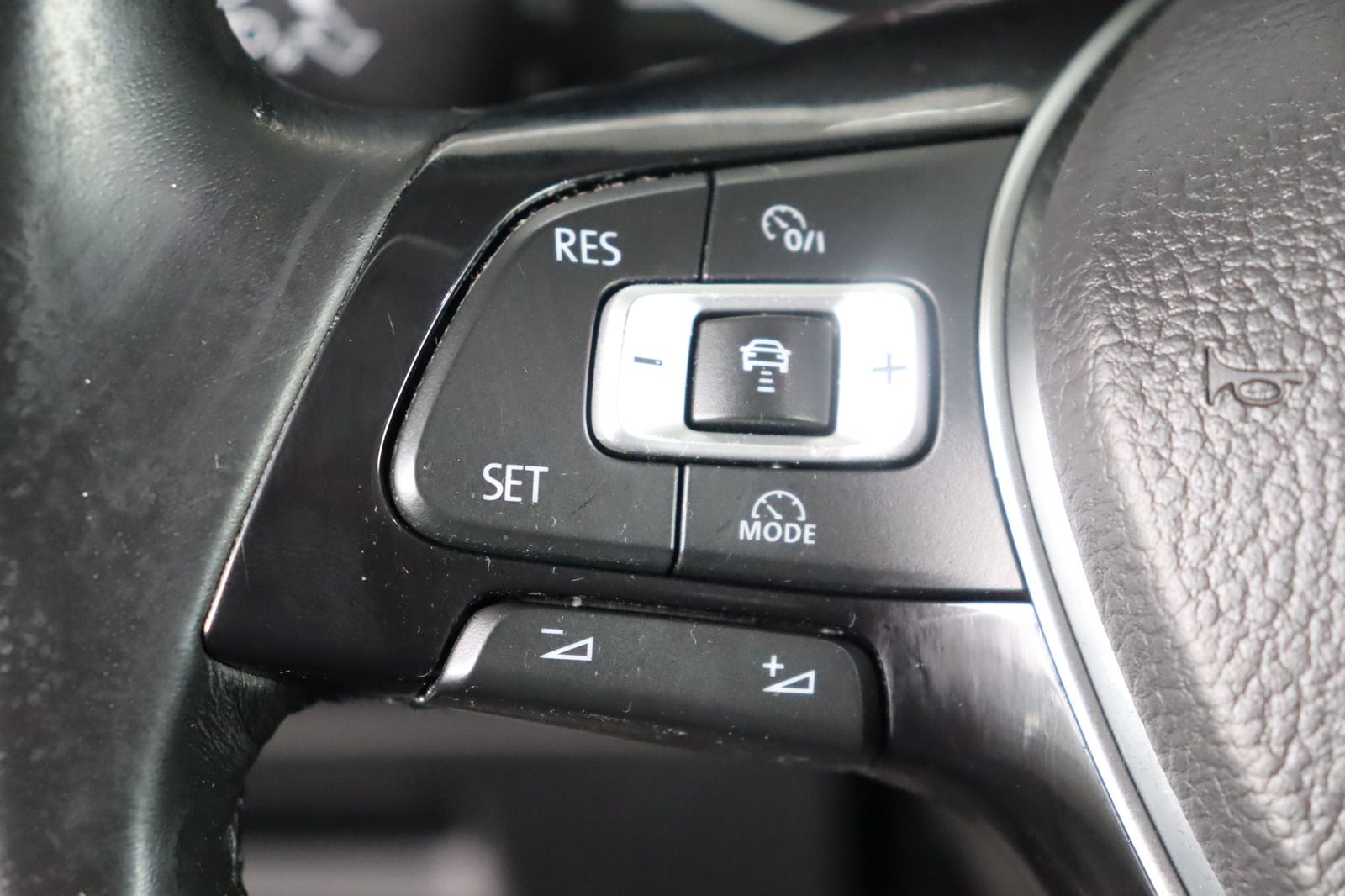 Fahrzeugabbildung Volkswagen Passat 4MOTION * Navi * LED * Massage