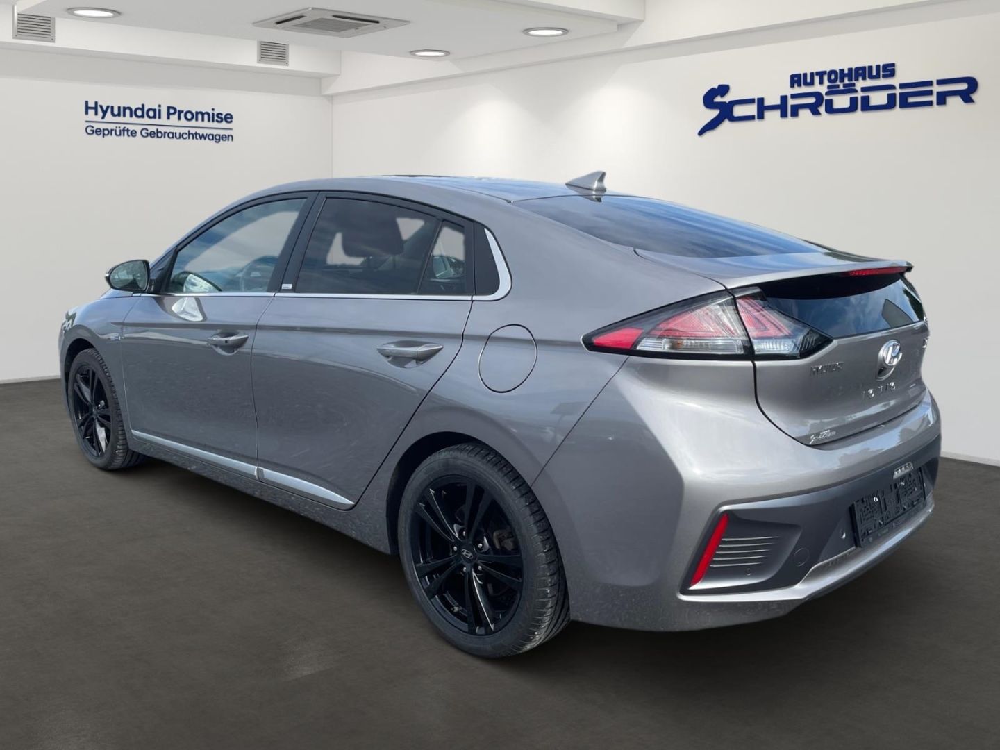 Fahrzeugabbildung Hyundai IONIQ 1.6 Hybrid Style Glasschiebedach Navigatio
