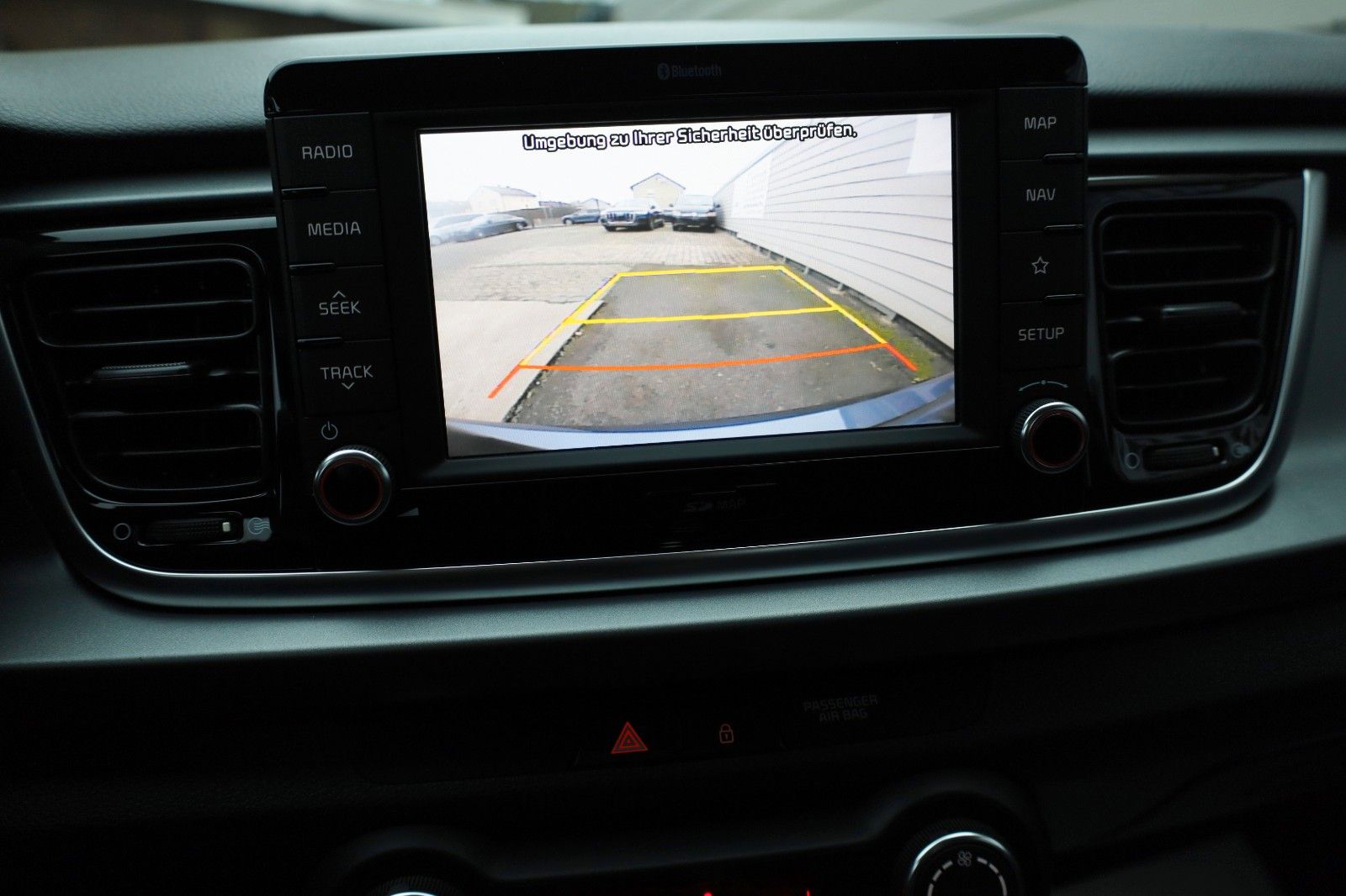 Fahrzeugabbildung Kia Rio Dream Team,Navi,Kamera,SH,8fach bereift