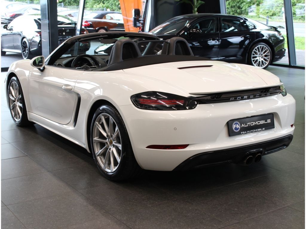 Fahrzeugabbildung Porsche Boxster R.Kamera+Klangpaket+19"S LM+Alcantara